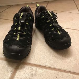 EUC Men’s Black Merrell hiking shoes